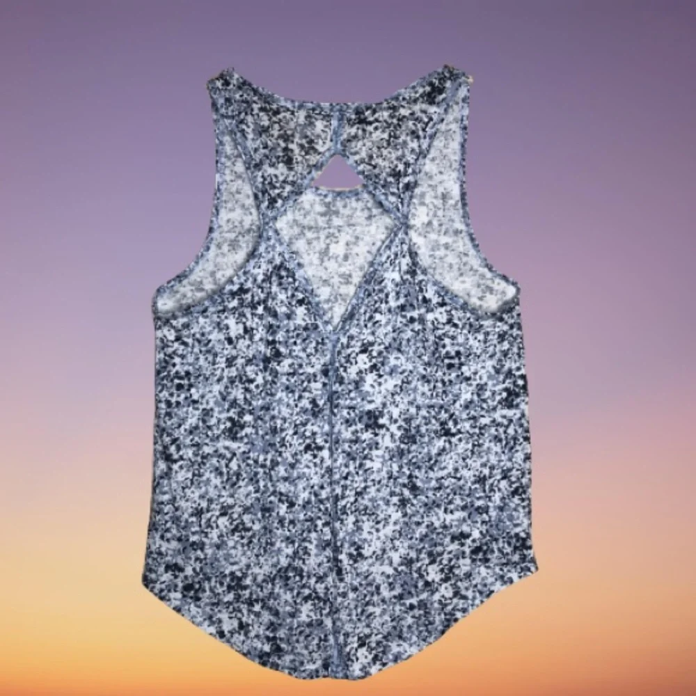 ATHLETA blue and white tank back cutout - Picture 4 of 4
